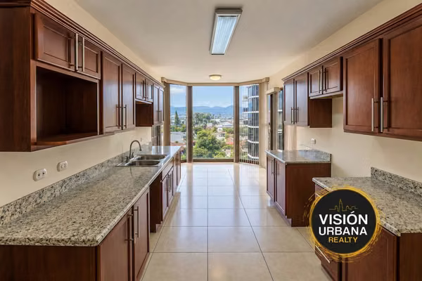 Apartamento de 3 Habitaciones en Condominio Altos de Marbella