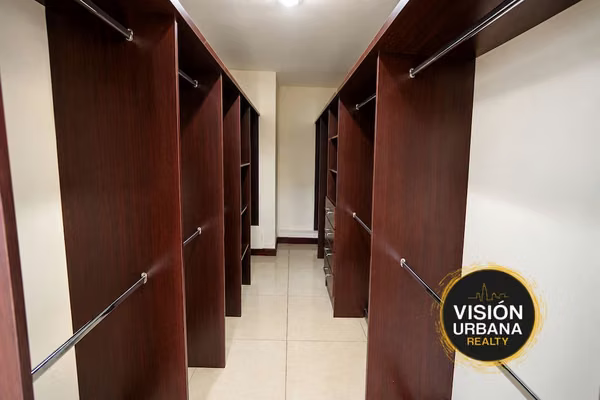 Apartamento de 3 Habitaciones en Condominio Altos de Marbella