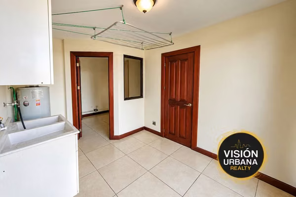 Apartamento de 3 Habitaciones en Condominio Altos de Marbella