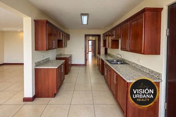 Apartamento de 3 Habitaciones en Condominio Altos de Marbella