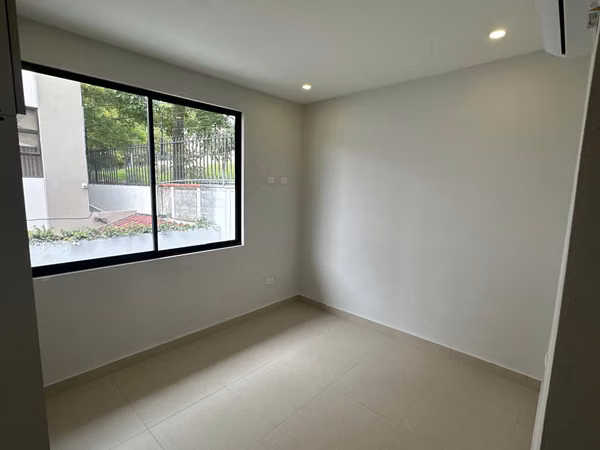 $40,000 prima* Casa nueva con Cuarto en Primera planta, Santa Ana