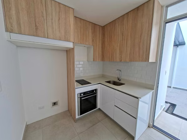 Alquiler de casa en Vistas Santa Ana | 2 hab | 1.5 baños | 2 parqueos