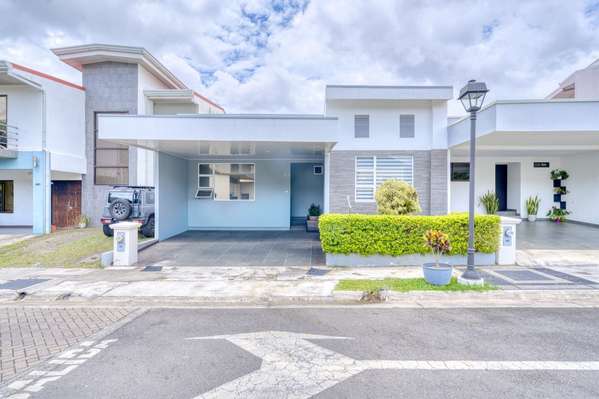 Se Vende Casa de una Planta en Curridabat Condominio Cedros del Este Ayarco Sur 3 Habitaciones NOJ1267OR