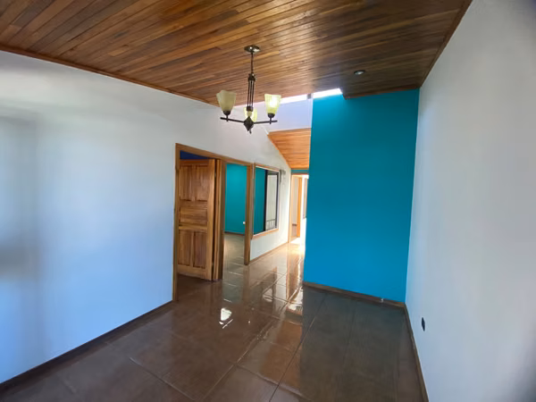 SE VENDE CASA, USO DE SUELO MIXTO, LA AURORA DE HEREDIA