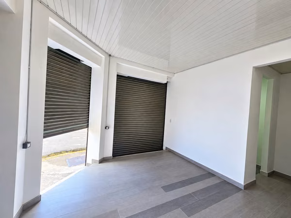 LOCAL COMERCIAL ESQUINERO EN ALQUILER  53 m² – SAN JOSÉ CENTRO