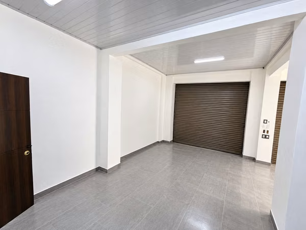 LOCAL COMERCIAL ESQUINERO EN ALQUILER  53 m² – SAN JOSÉ CENTRO