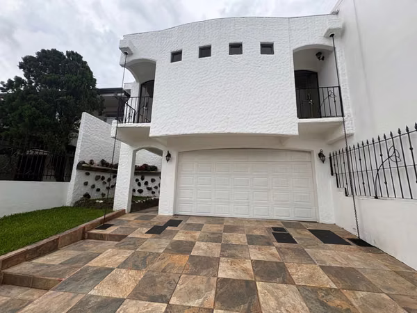 *Venta de casa en el limite de Santo Domingo y San Pablo de Heredia.