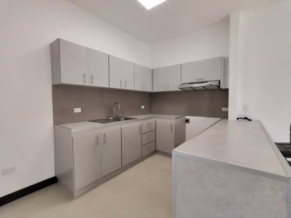 ALQUILER DE APARTAMENTO EN POZOS DE SANTA ANA INCLUYE SERVICIOS