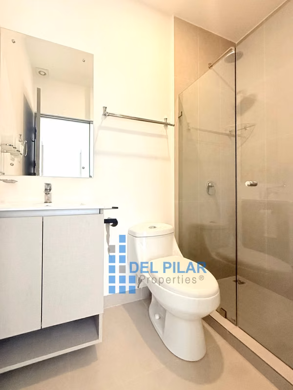 Venta casa 3 habitaciones, hermoso jardín.