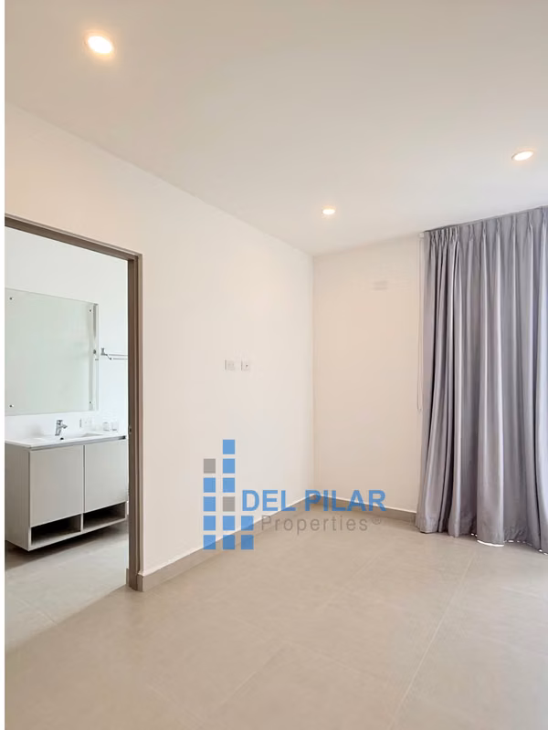 Venta casa 3 habitaciones, hermoso jardín.