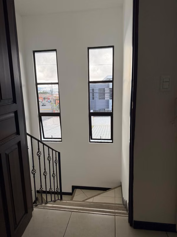Lindo Apartamento Amueblado-IICA CORONADO