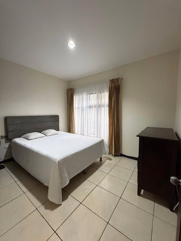 Lindo Apartamento Amueblado-IICA CORONADO