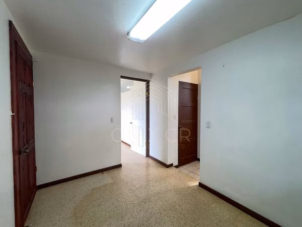 Apartamento en Primer Piso con Servicios Incluidos | Cristo de Sabanilla