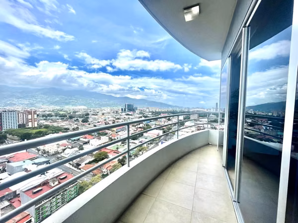 PASEO COLÓN APARTAMENTO AMOBLADO CON PARQUEO EN TORRE 70M2 DE DISEÑADOR