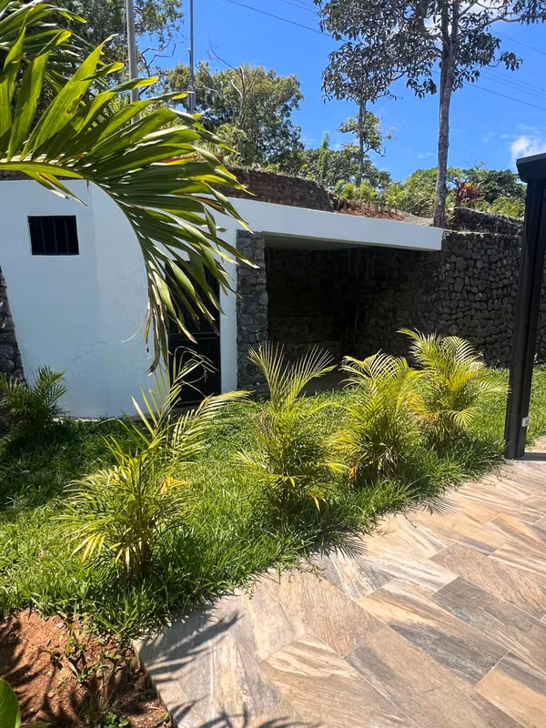 CASA MODERNA DE 3 HABITACIONES CON PISCINA PRIVADA PARA ESTRENAR EN ATENAS