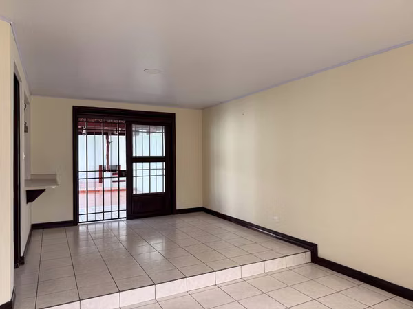 Casa en venta en San Pablo de Heredia | Urbanización Compostela