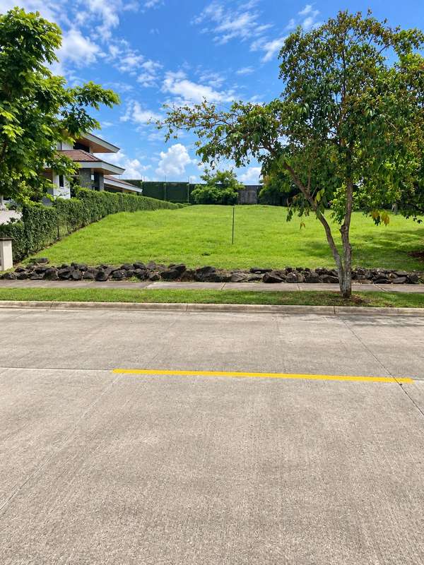 LOT FOR SALE IN SPINAL FARM (MJ)