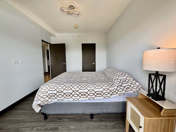 Apartamento amueblado un dormitorio en La Sabana en torre con amenidades