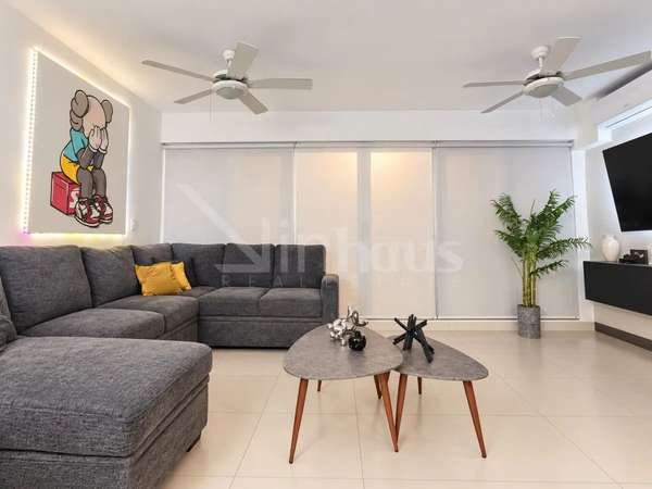 Elegant apartment with white line in Nunciatura