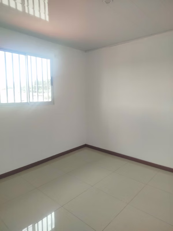 ¡APARTAMENTO EN RENTA DE 2 NIVELES | CERCA DE LA EMBAJADA AMERICANA!  Rohrmoser.