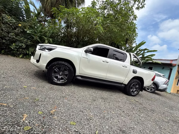 Toyota Hilux 2.8L - Purdy Mortors