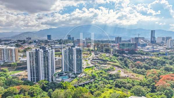 Exclusive Apartment in Condominium Núcleo Sabana San José with Threats and Gastronomical Center no