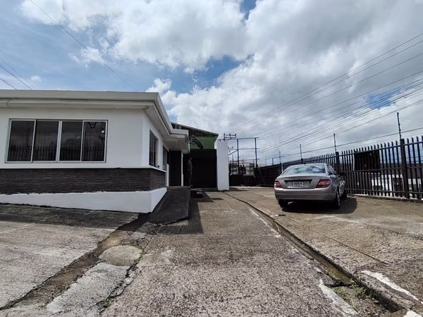 Oficera Heredia Fte street 550m2 parking