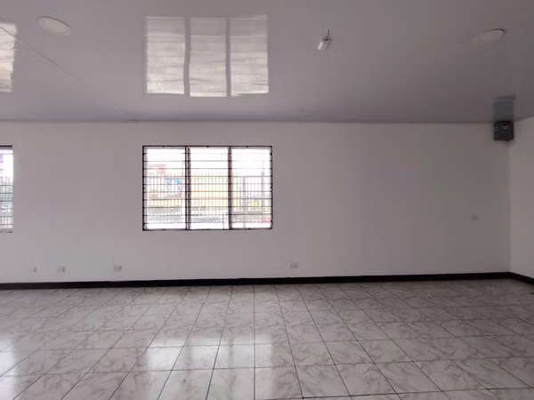 Oficera, House commercial use Fte calle, parking