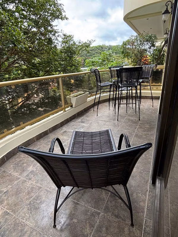 Se alquila departamento amueblado “Alta Gama”en Riverside | Escazú