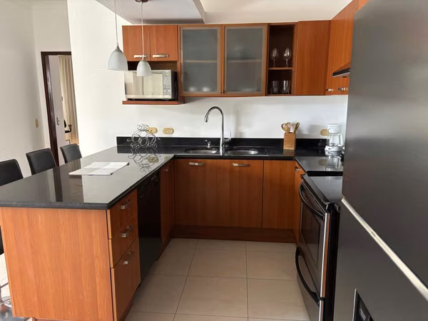 Se alquila departamento amueblado “Alta Gama”en Riverside | Escazú