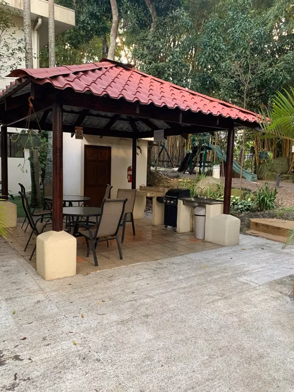 Se alquila departamento amueblado “Alta Gama”en Riverside | Escazú