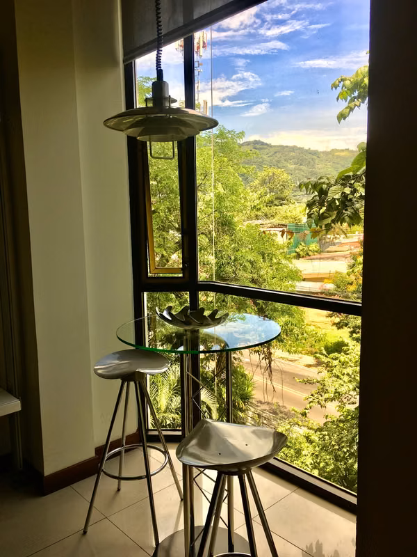 Se alquila departamento amueblado “Alta Gama”en Riverside | Escazú