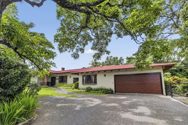 En venta Casa de 1 Planta en Santa Ana con 3.831 m² de Terreno