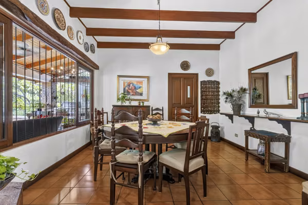 En venta Casa de 1 Planta en Santa Ana con 3.831 m² de Terreno