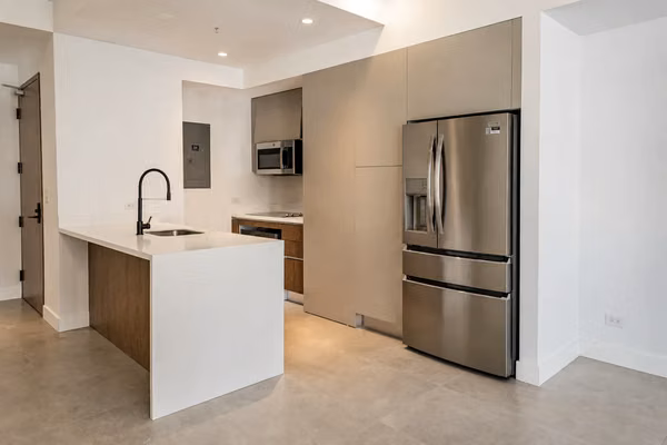 Apartamento de Lujo NUEVO en Alquiler | 3 Habitaciones con Línea Blanca | Parkwood Nunciatura