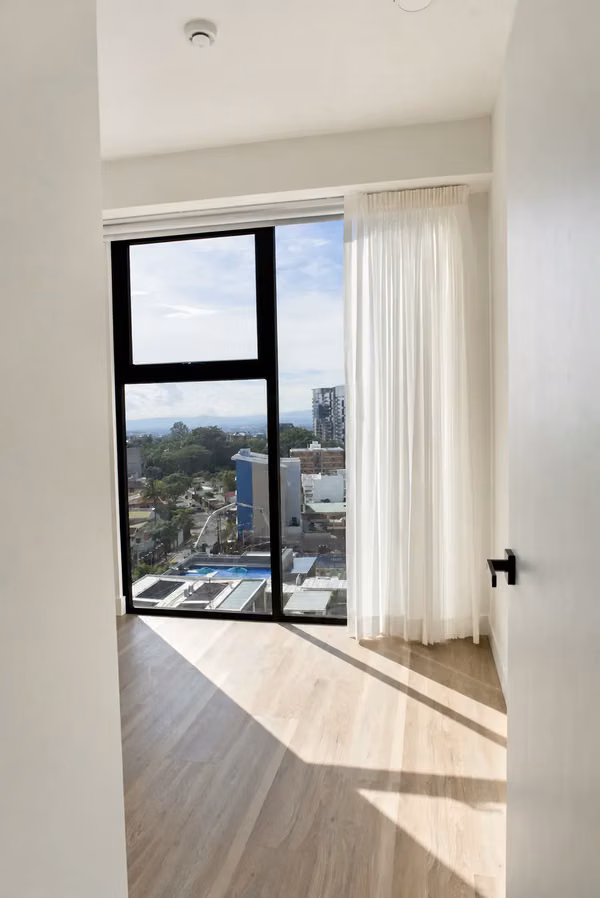 Apartamento de Lujo NUEVO en Alquiler | 3 Habitaciones con Línea Blanca | Parkwood Nunciatura