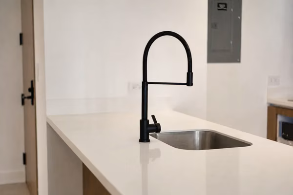 Apartamento de Lujo NUEVO en Alquiler | 3 Habitaciones con Línea Blanca | Parkwood Nunciatura
