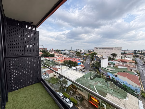 Alquiler BO Escalante | Balcón en L + Parqueo | $1.200