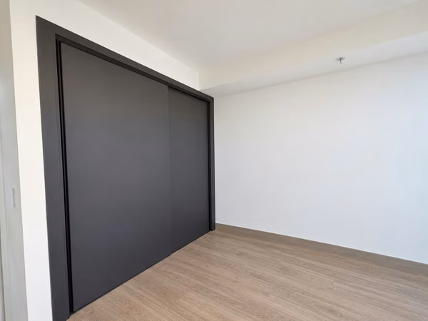 Alquiler BO Escalante | Balcón en L + Parqueo | $1.200