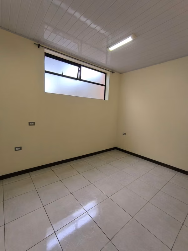Alquiler apartamento primera planta Calle Siles San Pedro. AMO149