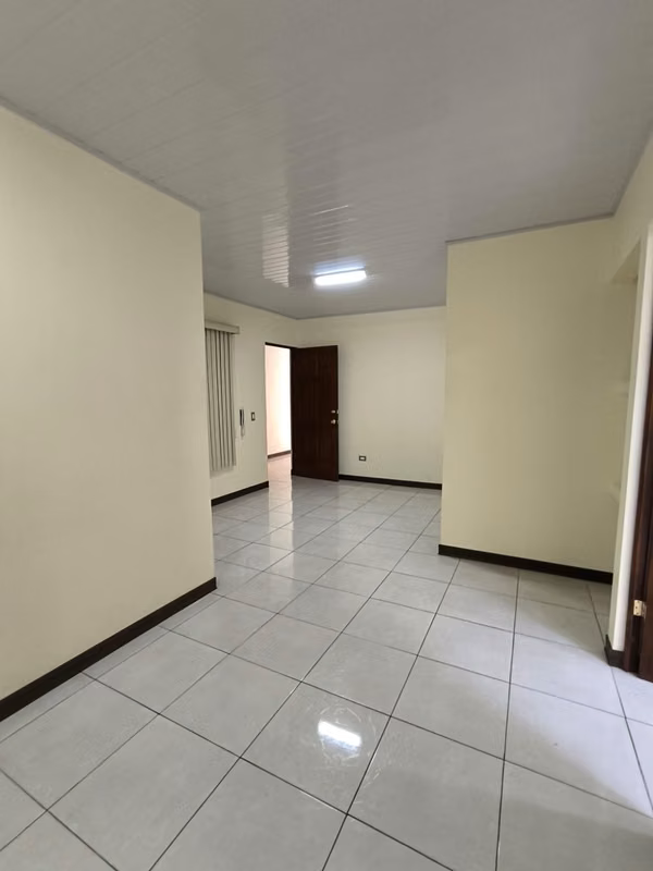 Alquiler apartamento primera planta Calle Siles San Pedro. AMO149