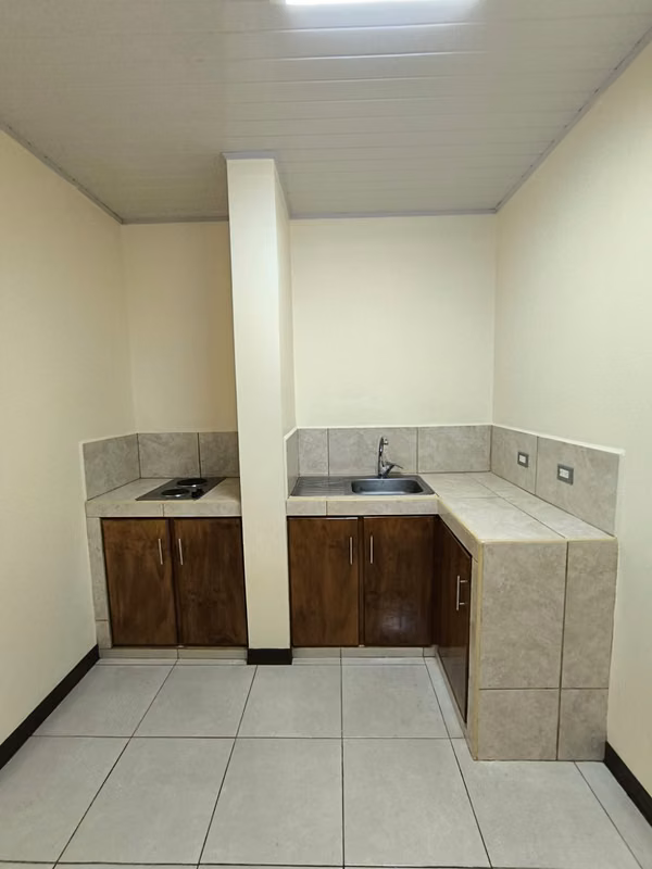 Alquiler apartamento primera planta Calle Siles San Pedro. AMO149