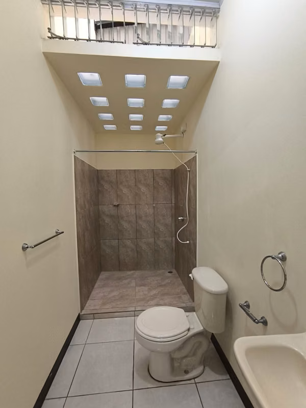 Alquiler apartamento primera planta Calle Siles San Pedro. AMO149