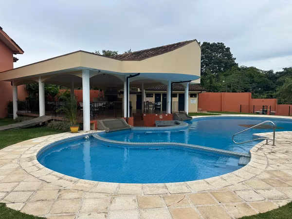 Alquiler de Casa en condominio privado en LINDORA, Pozos, Santa Ana