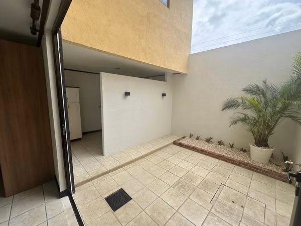 Alquiler de Casa en condominio privado en LINDORA, Pozos, Santa Ana