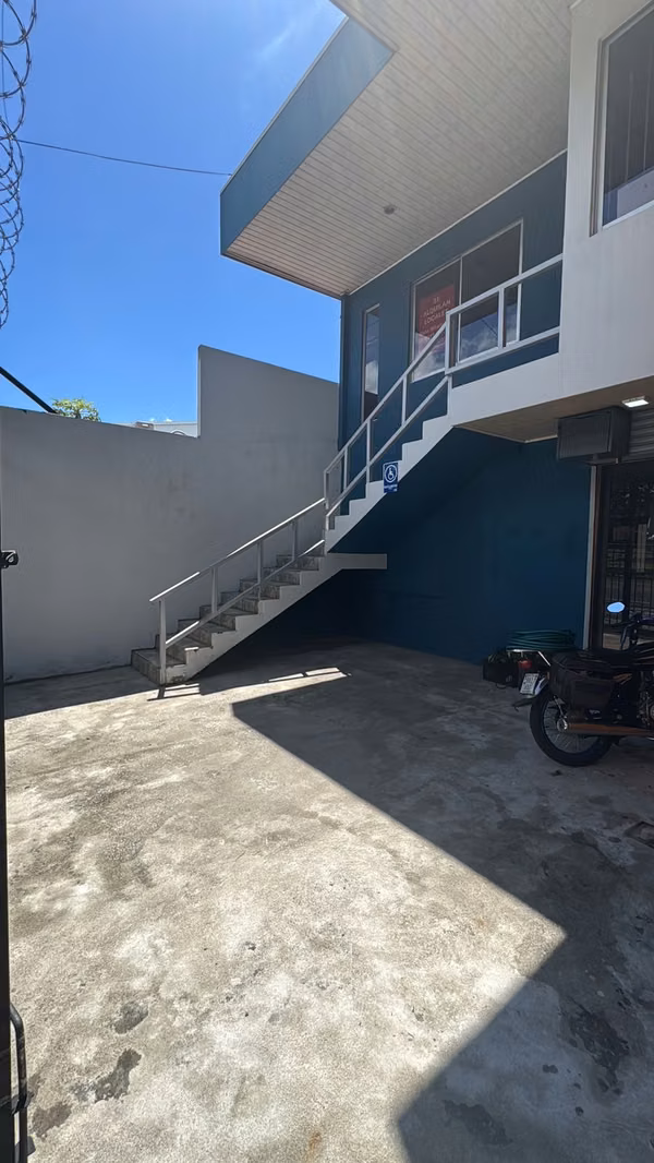 Rental premises for offices or commerce.