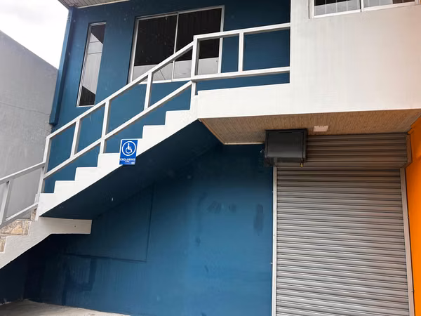 Rental premises for offices or commerce.