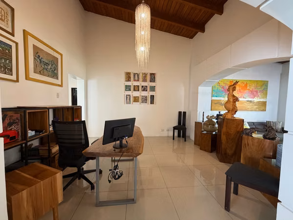 Fully remodeled 1 floor house in Escazu, 4 rooms and large gardens