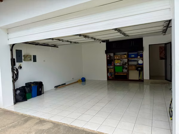 Fully remodeled 1 floor house in Escazu, 4 rooms and large gardens