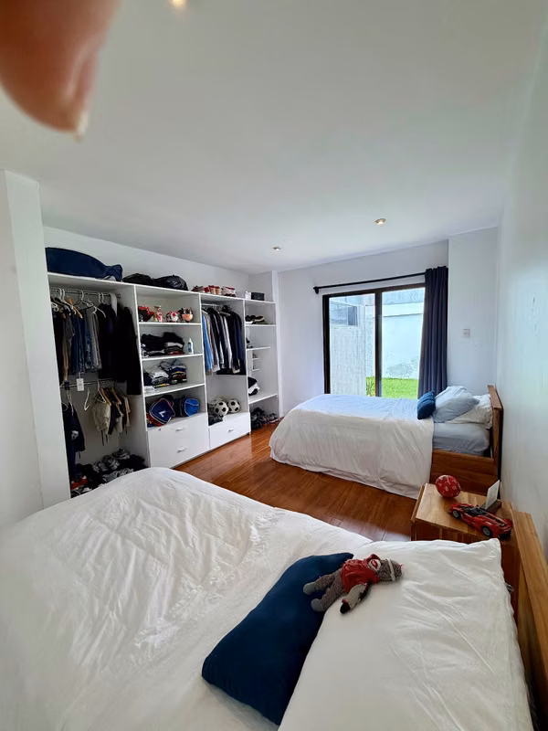Fully remodeled 1 floor house in Escazu, 4 rooms and large gardens